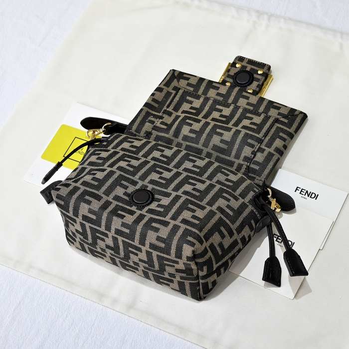 Fendi Tote bag with stylish features Black 01A 2
