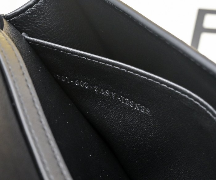 Fendi Tote bag with stylish features Black 01A 3