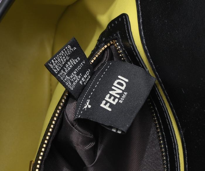 Fendi Tote bag with stylish features Black 01A 4