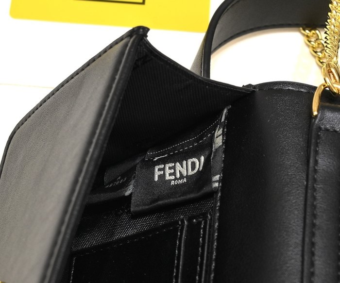 Fendi Tote bag with stylish features Black 01A 5