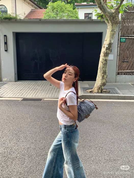 Fendi Tote bag with stylish features Blue 01A