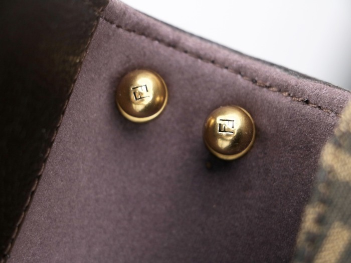 Fendi Tote bag with stylish features Brown 01A 3