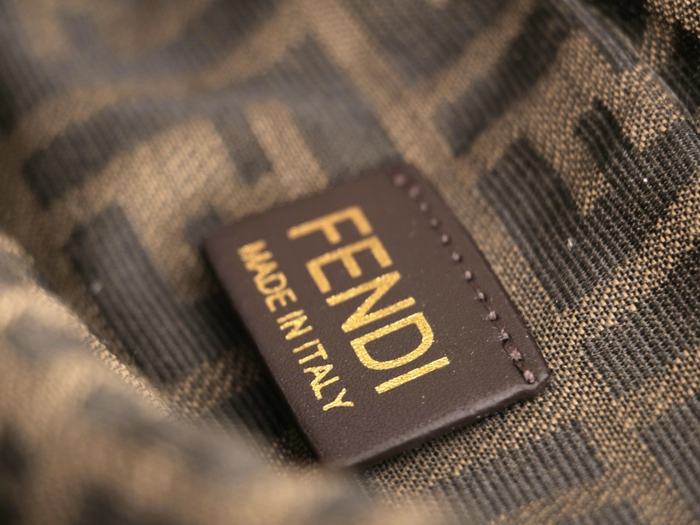 Fendi Tote bag with stylish features Brown 01A 4