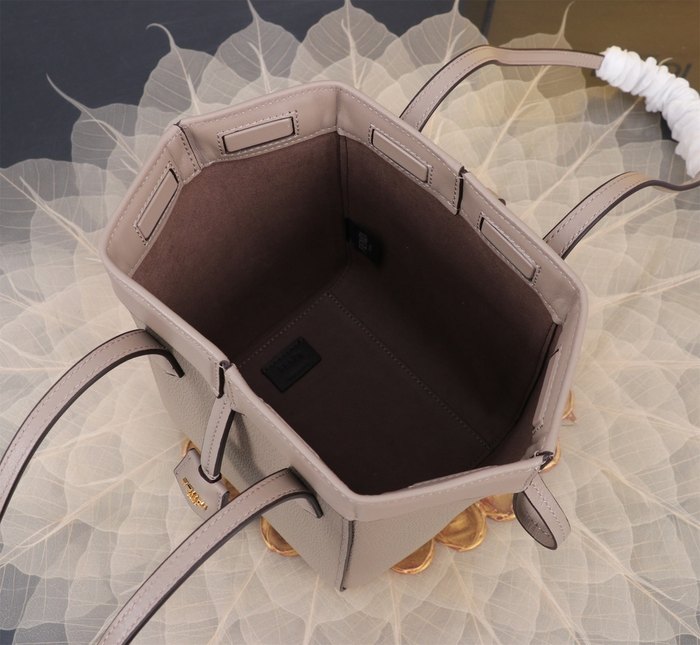 Fendi Tote bag with stylish features Brown 01A