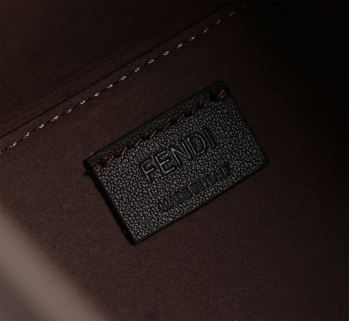 Fendi Tote bag with stylish features Brown 01A