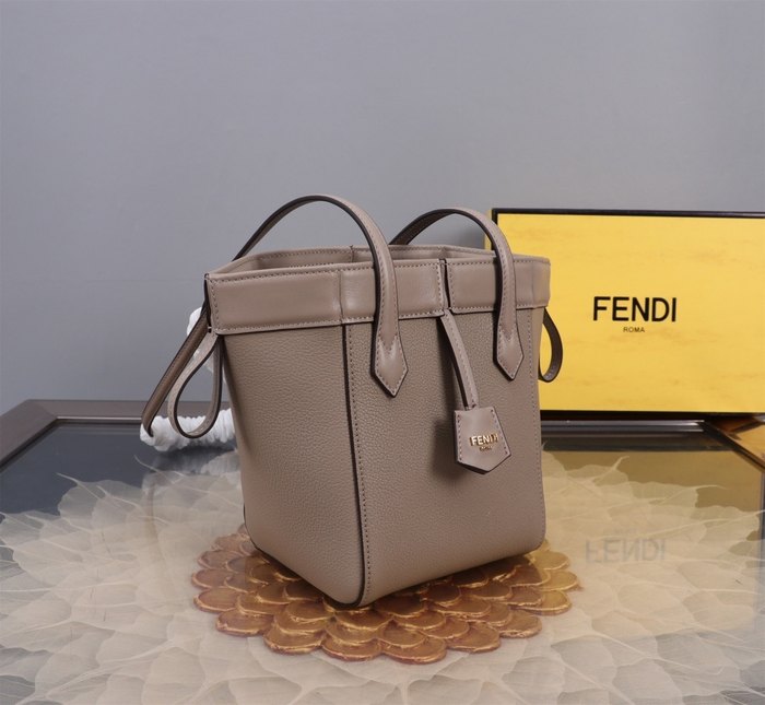 Fendi Tote bag with stylish features Brown 01A