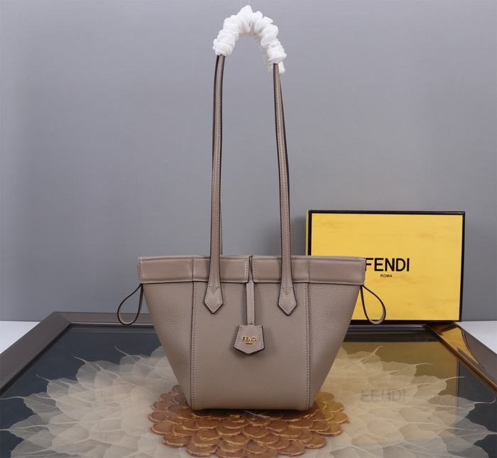 Fendi Tote bag with stylish features Brown 01A