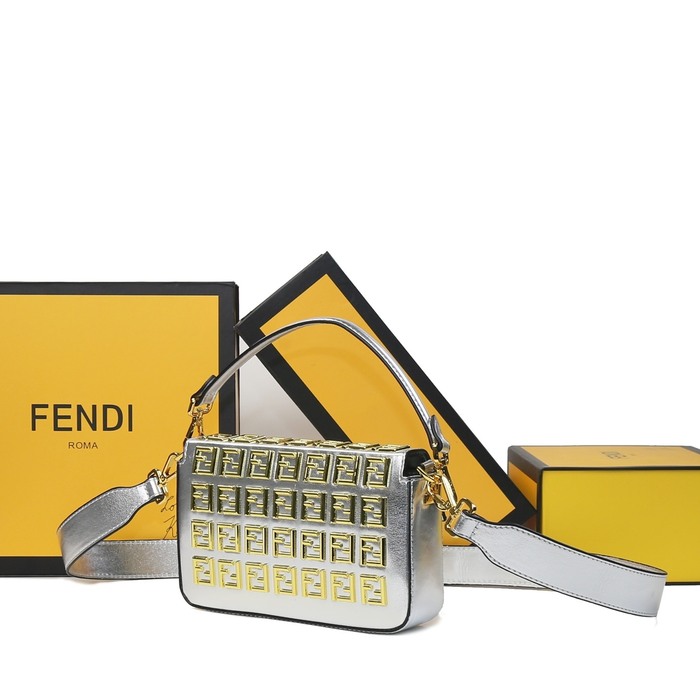 Fendi Tote bag with stylish traits Black 01A