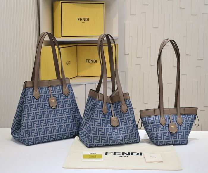 Fendi Tote bag with stylish traits Blue 01A 2