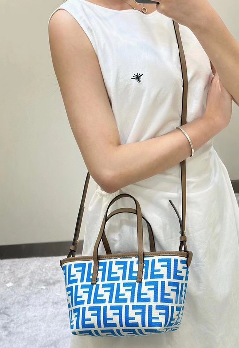 Fendi Tote bag with stylish traits Brown 01A 3