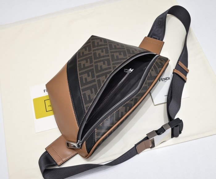 Fendi Tote bag with stylish traits Brown 01A 4