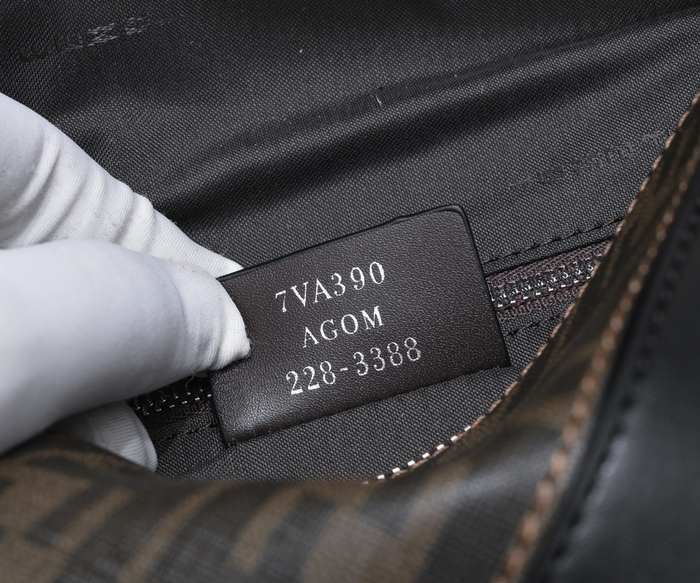 Fendi Tote bag with stylish traits Brown 01A 4