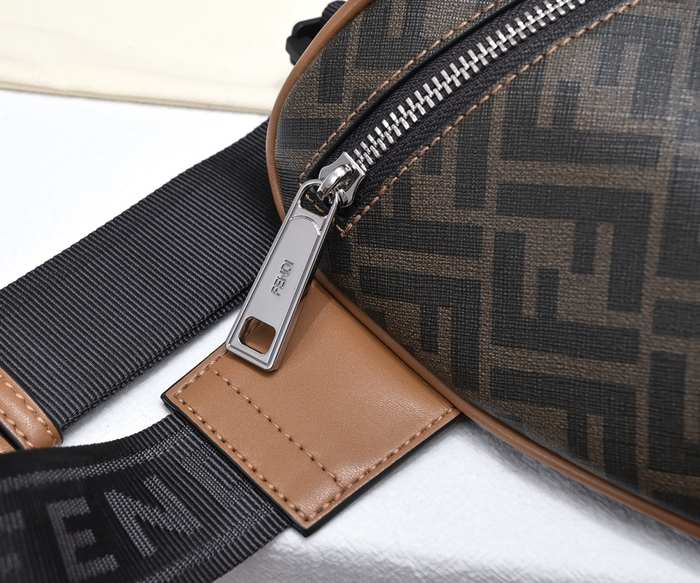 Fendi Tote bag with stylish traits Brown 01A 4