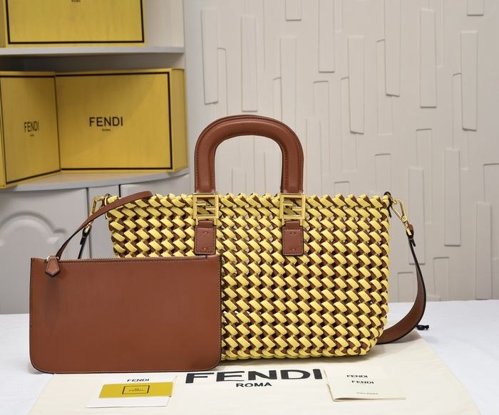 Fendi Tote bag with stylish traits Brown 01A 7