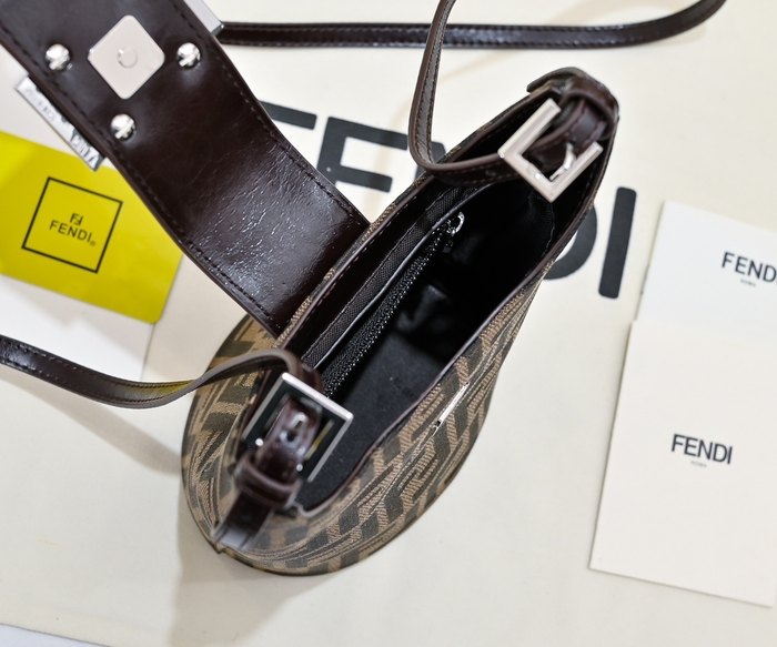 Fendi Tote bag with stylish traits Brown 01A 8