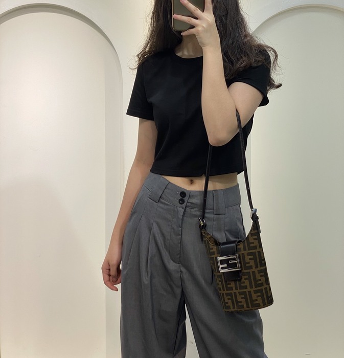 Fendi Tote bag with stylish traits Brown 01A 8