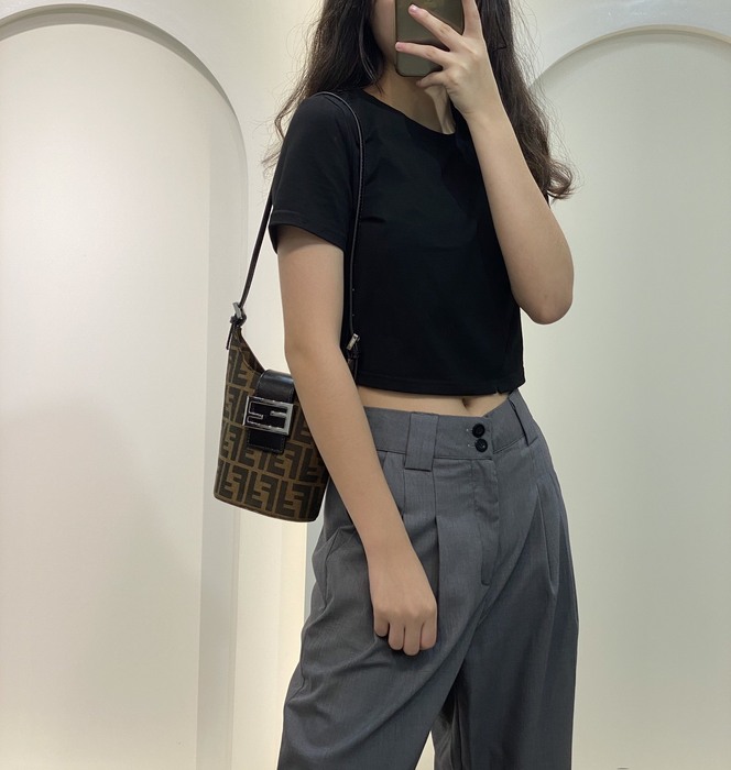 Fendi Tote bag with stylish traits Brown 01A 8