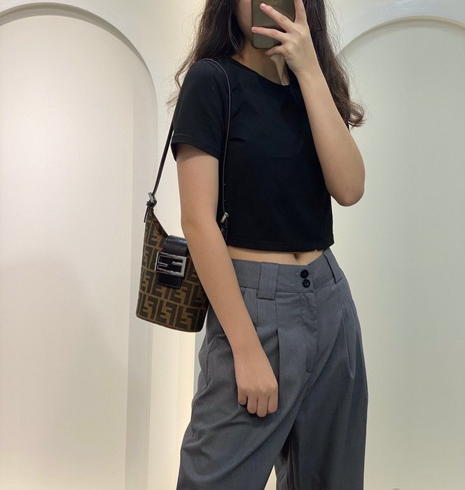 Fendi Tote bag with stylish traits Brown 01A 8