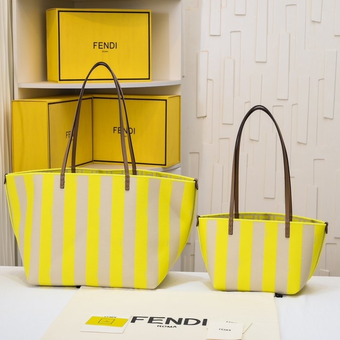 Fendi Tote bag with stylish traits Brown 01A 9