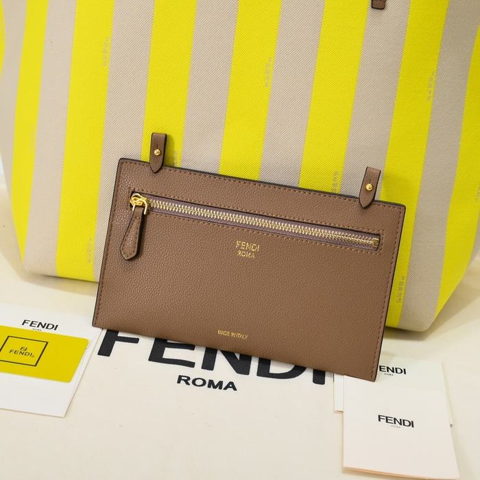 Fendi Tote bag with stylish traits Brown 01A 9