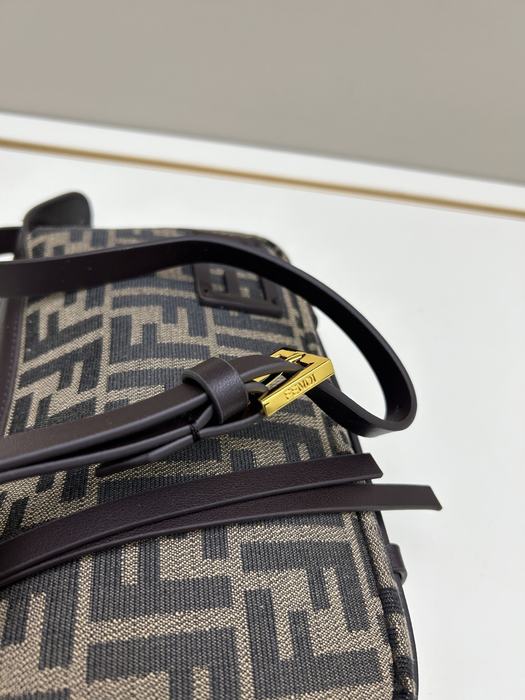 Fendi Tote bag with stylish traits Brown 01A