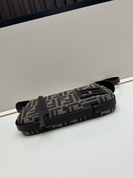 Fendi Tote bag with stylish traits Brown 01A