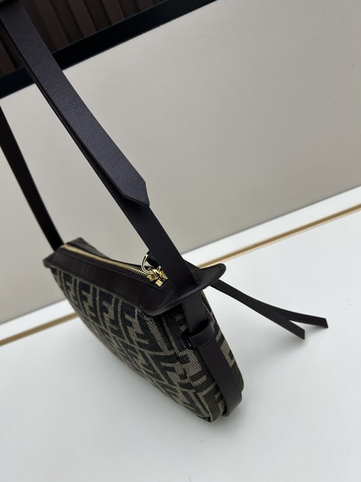 Fendi Tote bag with stylish traits Brown 01A