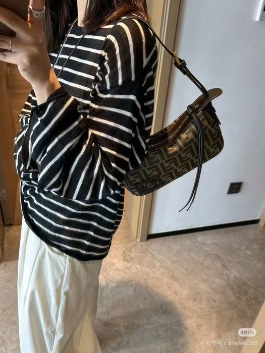 Fendi Tote bag with stylish traits Brown 01A