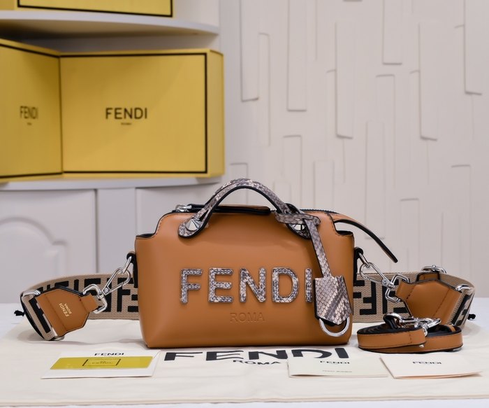 Fendi Tote in stylish design Brown 01A