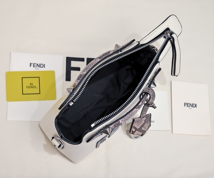 Fendi Tote in stylish design Brown 01A