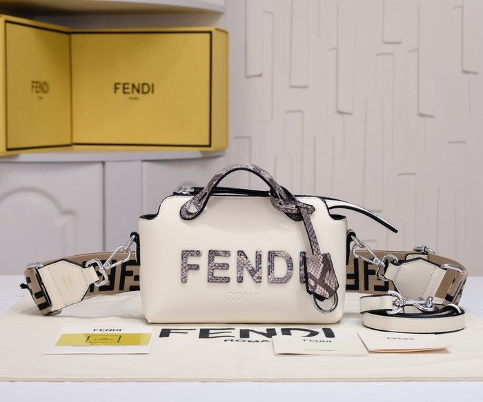 Fendi Tote in stylish design Brown 01A