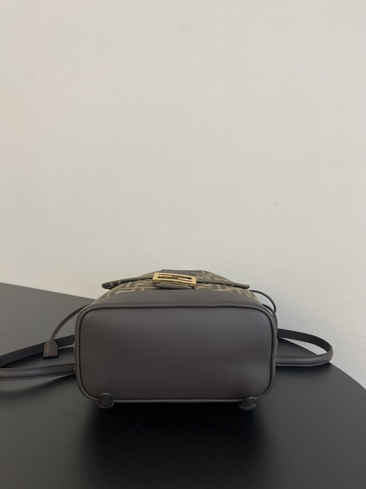 Fendi Tote style 13 Brown 01A