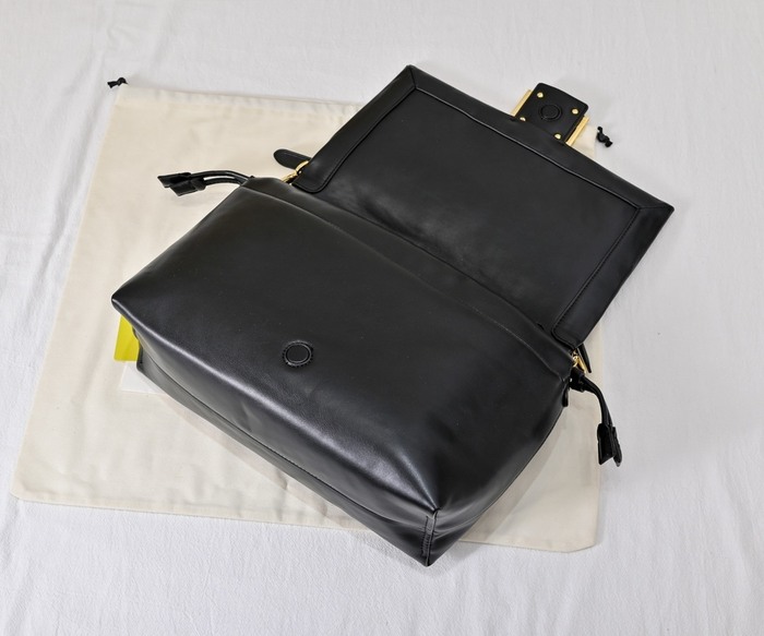 Fendi Tote style 47 Black 01A