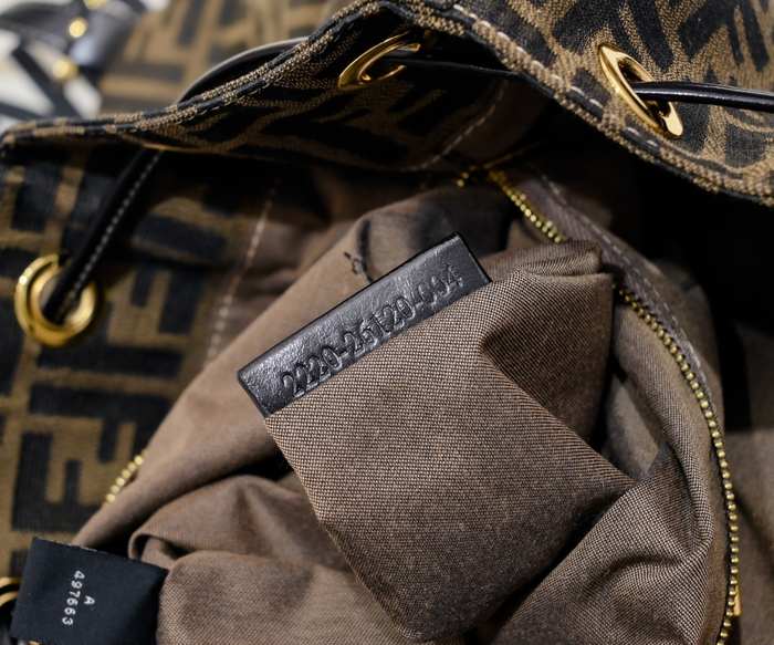 Fendi Tote style 60 Brown 01A 2