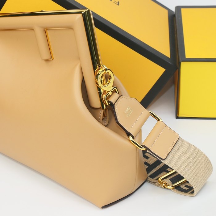 Fendi Tote style 60 Brown 01A