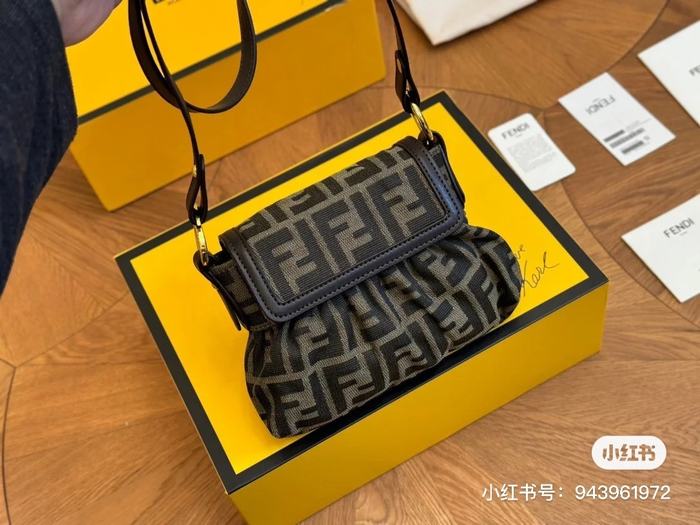 Fendi Tote style 69 Brown 01A