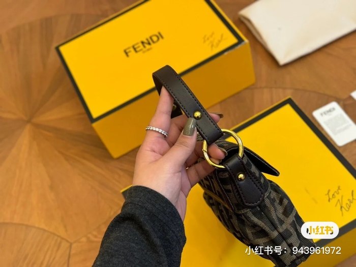 Fendi Tote style 69 Brown 01A