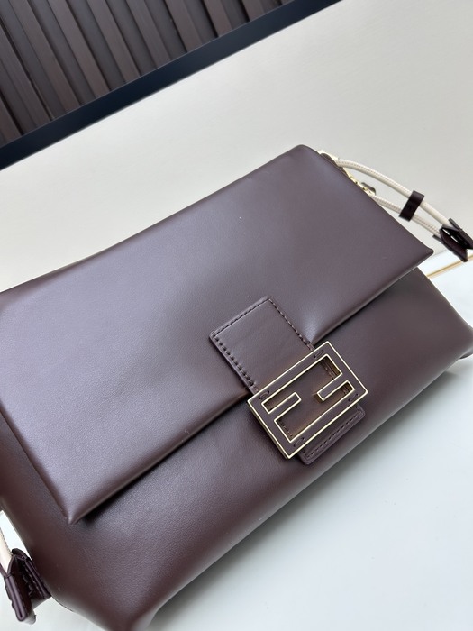 Fendi Tote style 76 White 01A