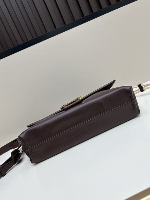 Fendi Tote style 76 White 01A