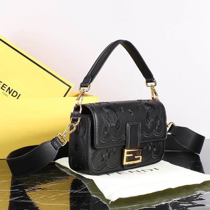 Fendi Tote style 80 Black 01A