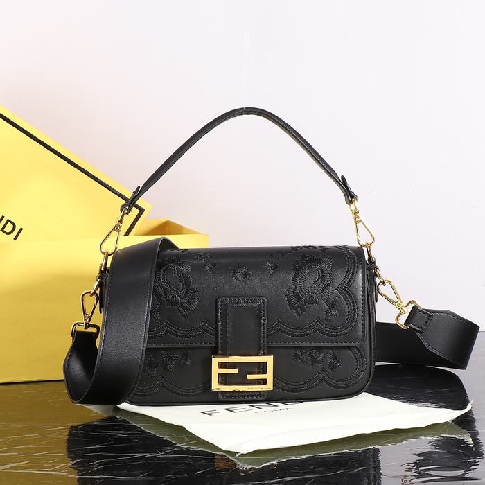 Fendi Tote style 80 Black 01A