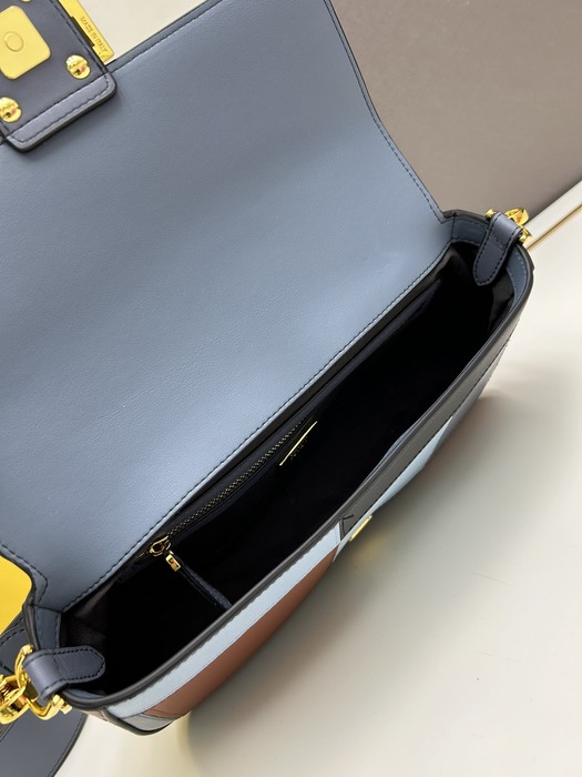 Fendi Tote style 90 Brown 01A