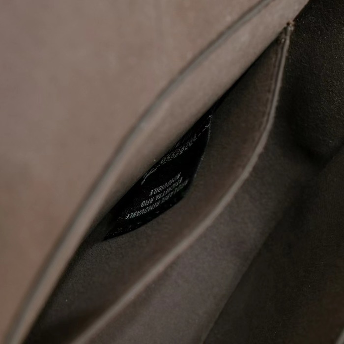 Fendi Tote with chain detail Black 01A