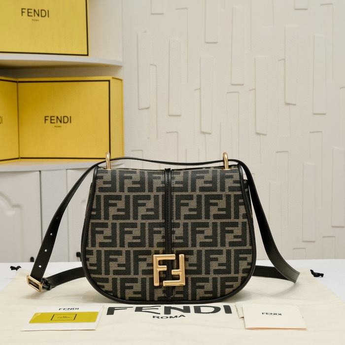 Fendi Tote with chain detail Black 01A