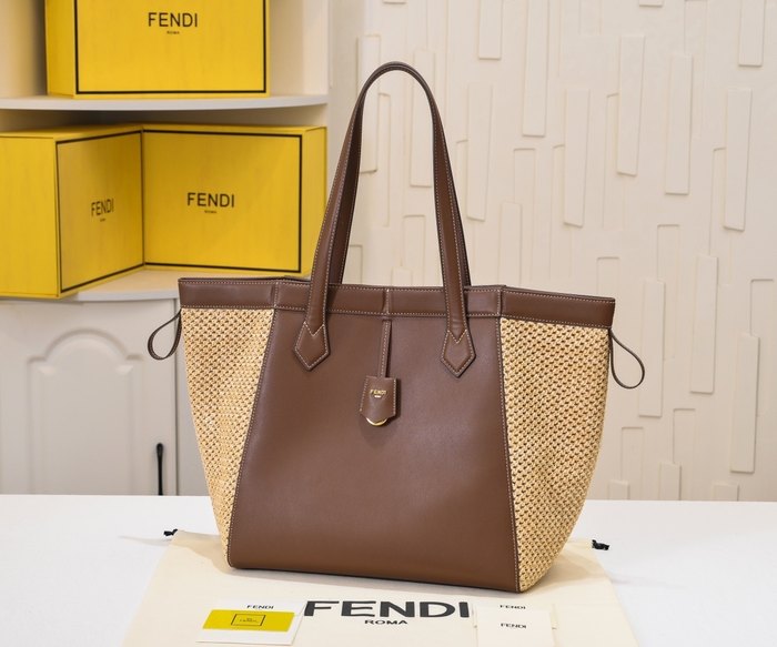 Fendi Tote with elegant design Brown 01A