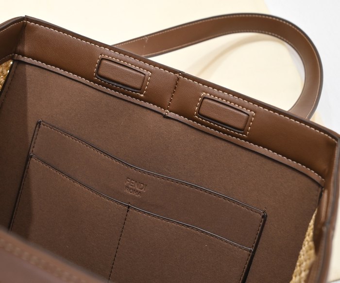Fendi Tote with elegant design Brown 01A