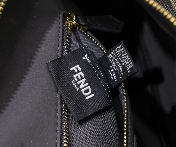 Fendi Tote with stylish characteristics Black 01A