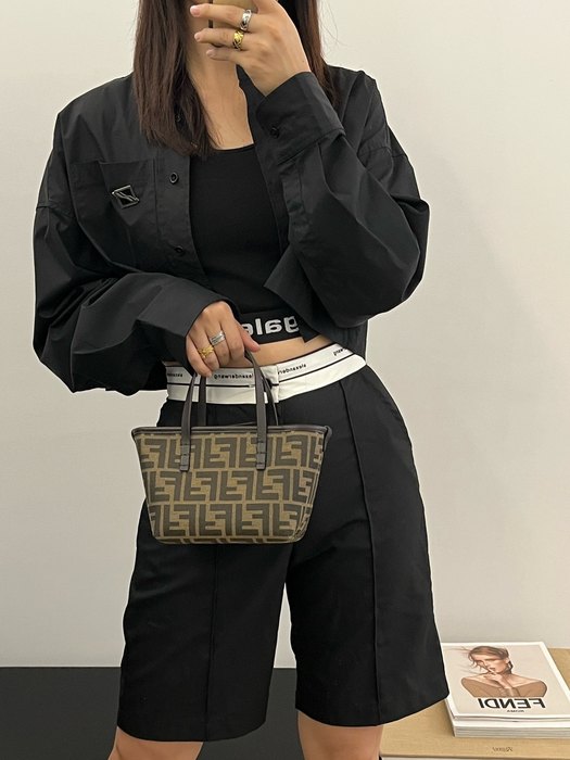 Fendi Tote with stylish design Navy 01A