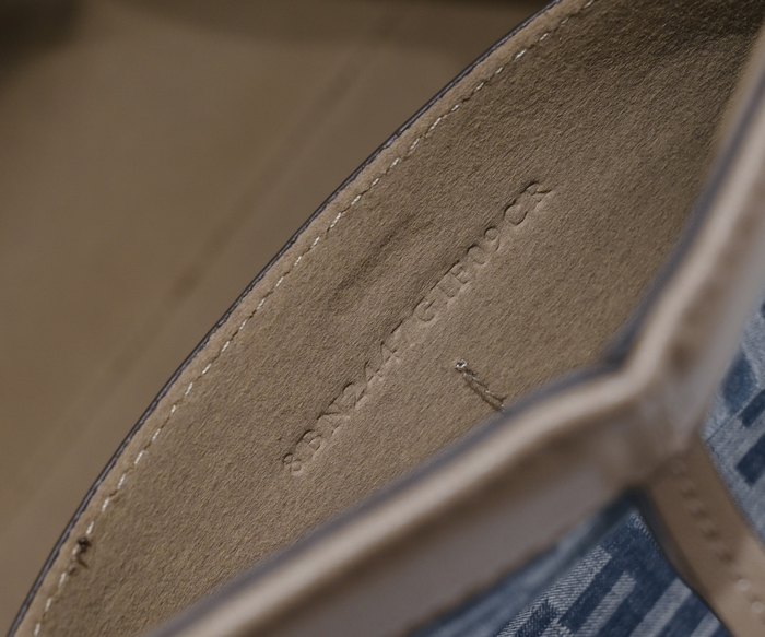 Fendi Tote with stylish design traits Blue 01A