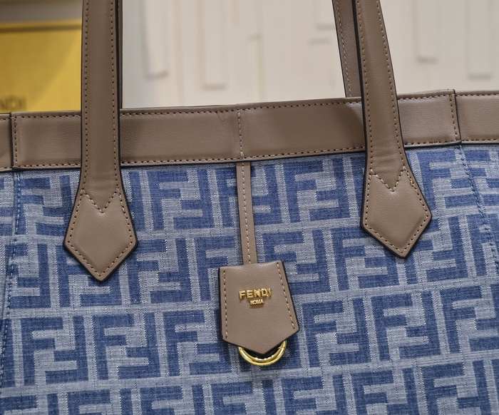 Fendi Tote with stylish design traits Blue 01A